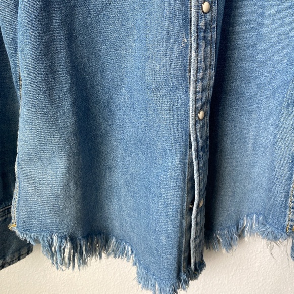 Denim shirt - Picture 3 of 6